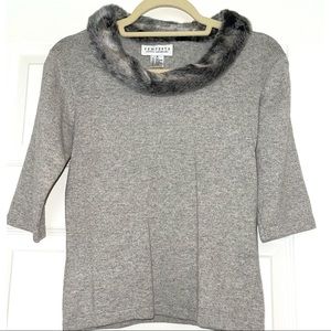 Vintage early 90’s sweater with faux fur collar.